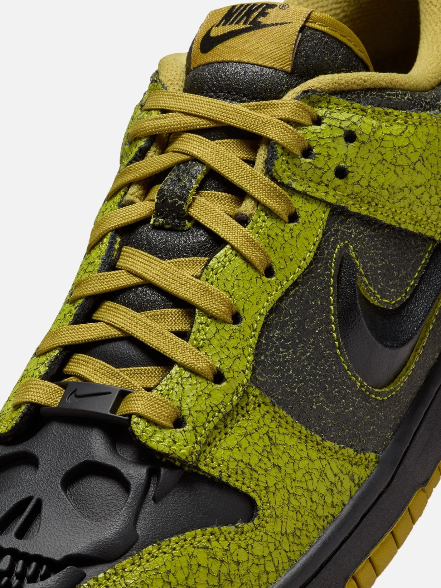 Dunk Low "Halloween Skull"